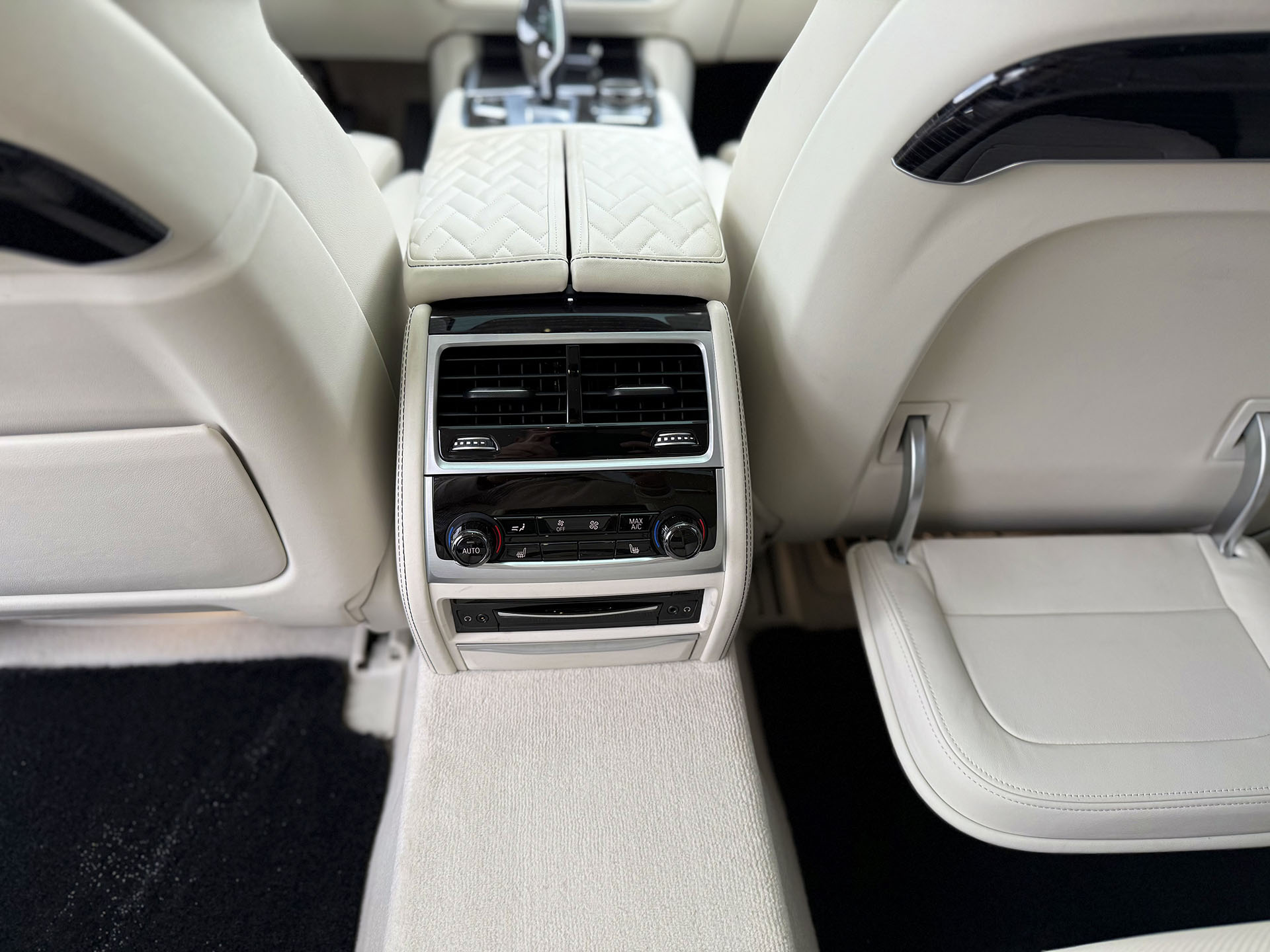 BMW Seria 7 750Li xDrive 530CP 2020 - Image 18