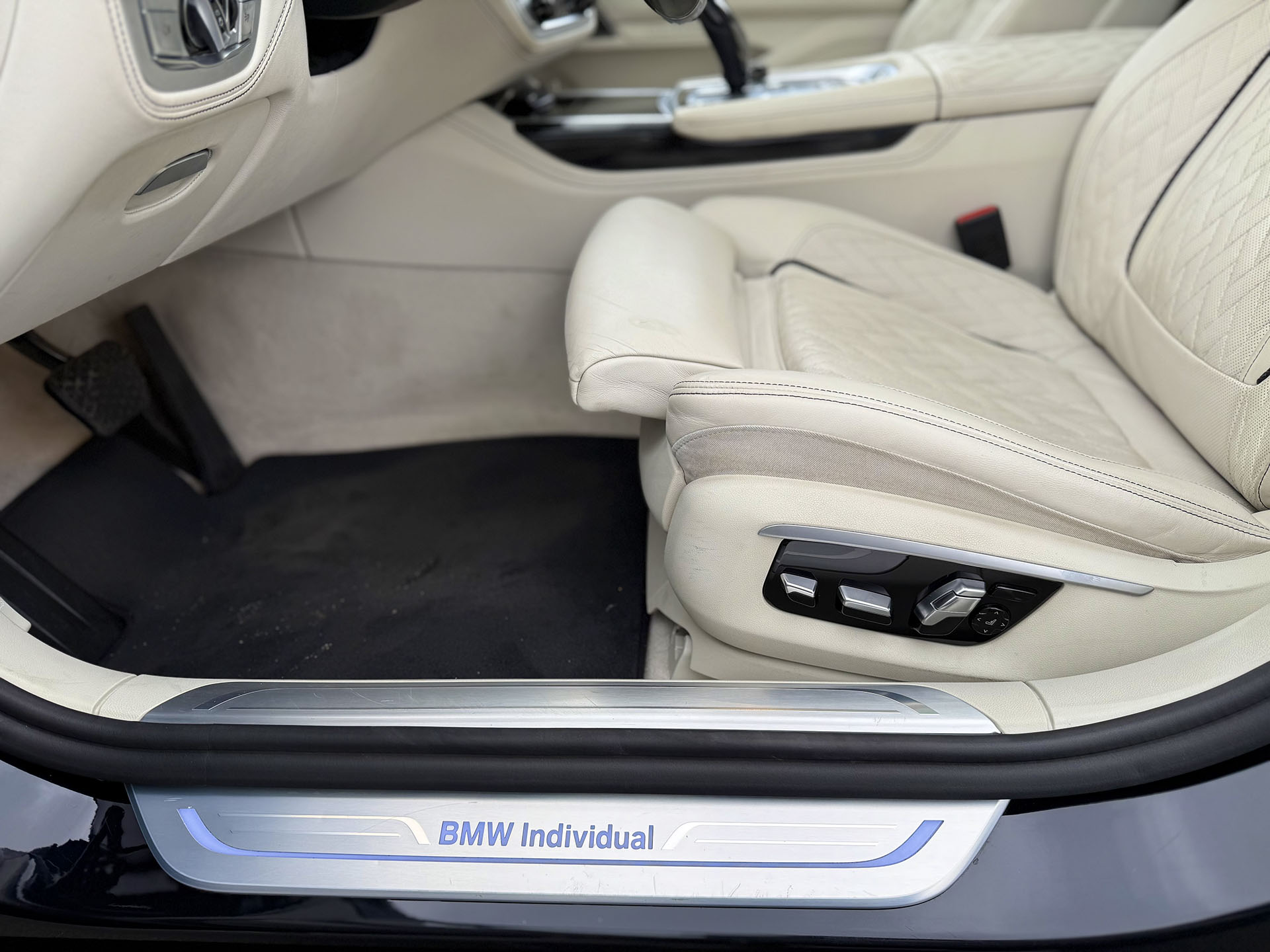 BMW Seria 7 750Li xDrive 530CP 2020 - Image 19