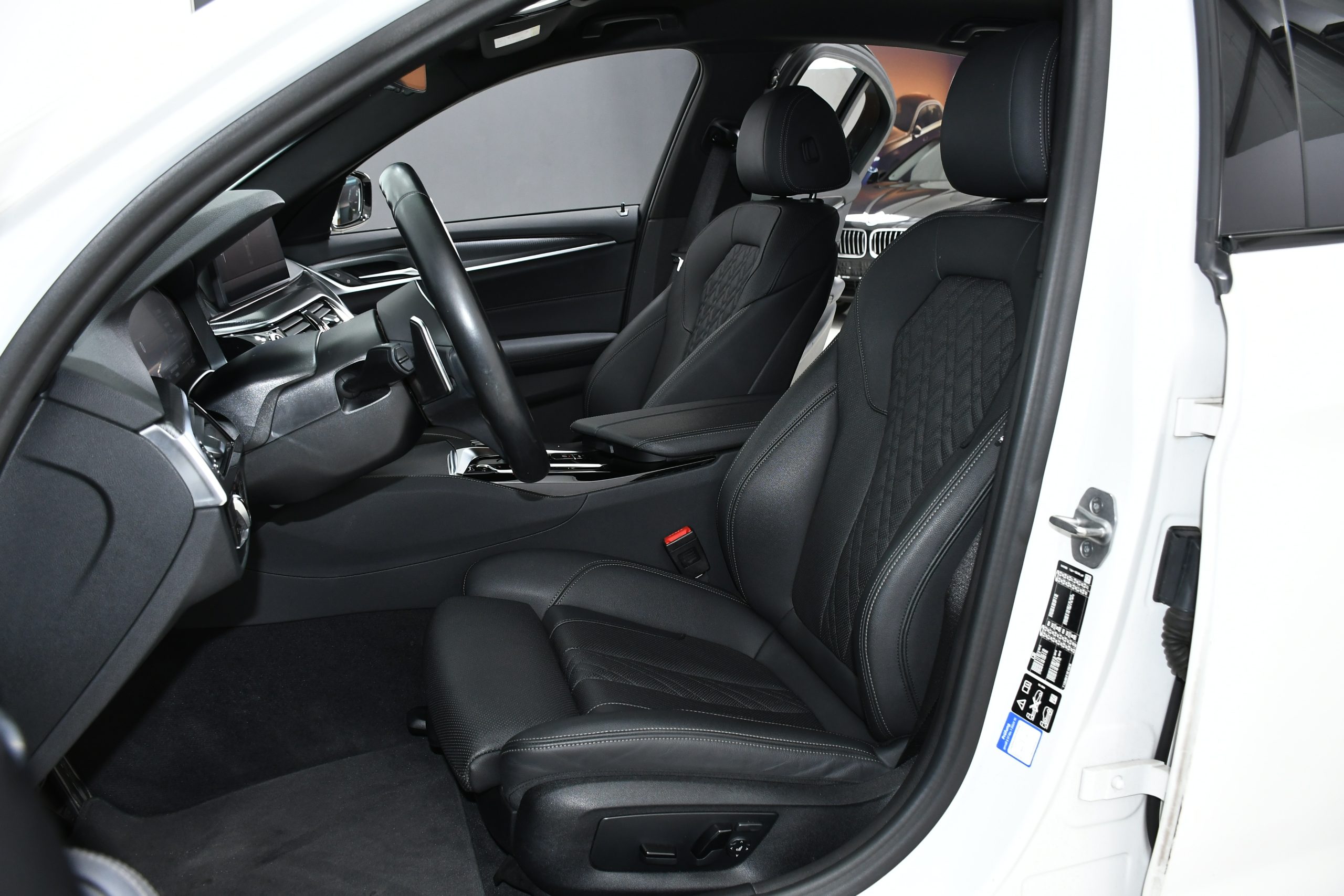 BMW SERIA 5 520d xDrive M-Package (190 HP) 2022 + €1000 POCKET MONEY - Image 14
