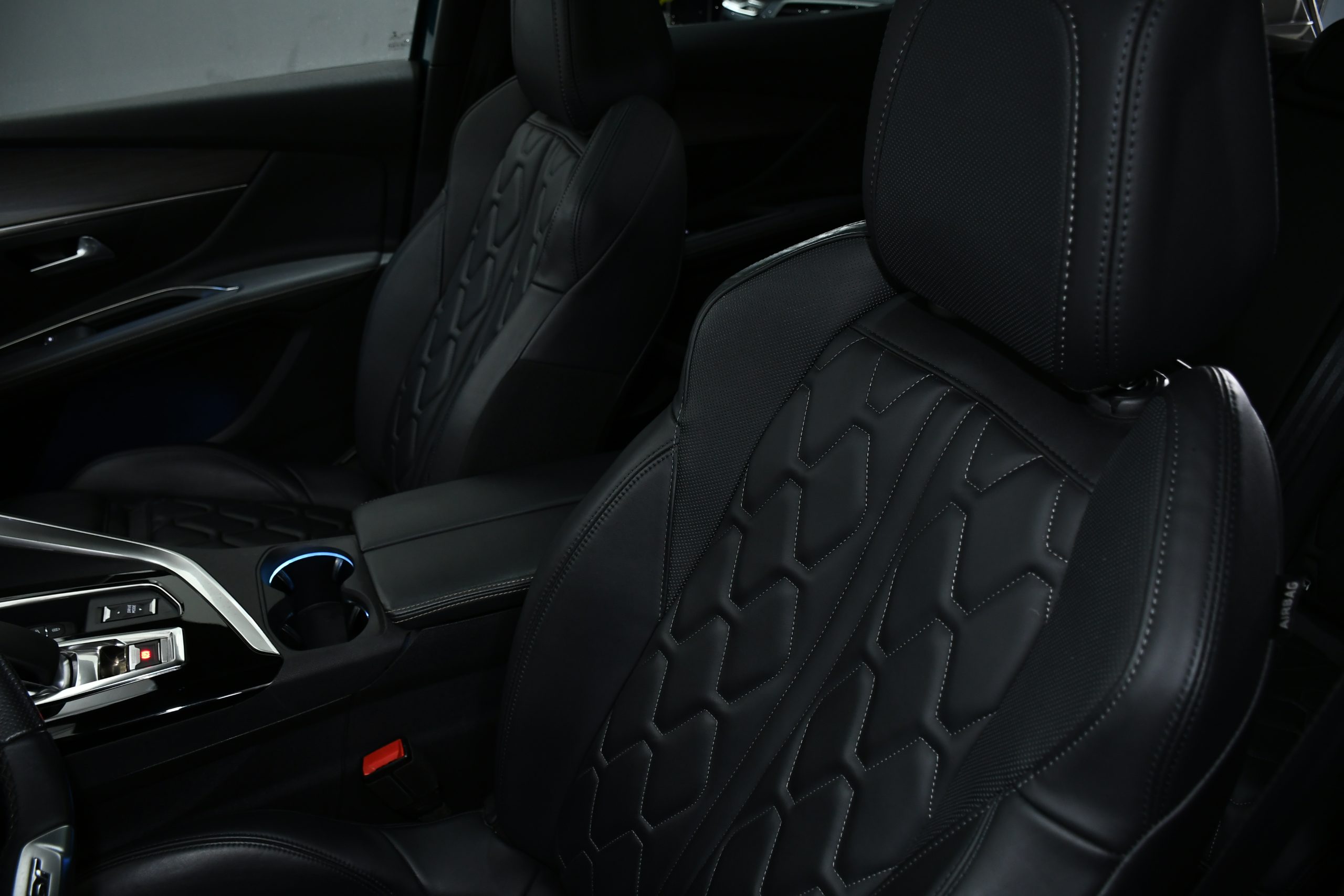 Peugeot 3008 1.6 Hybrid 225 GT 2022 - Image 14