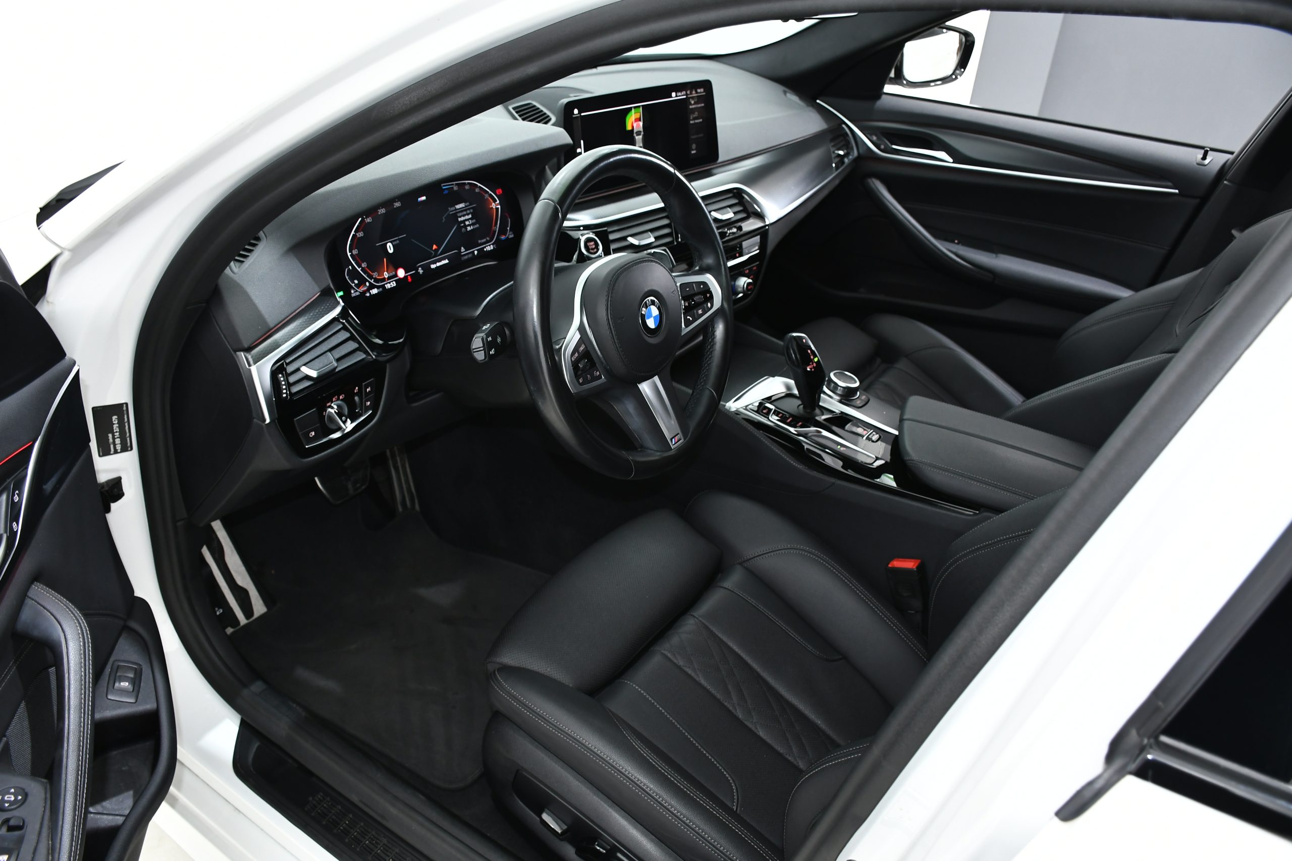 BMW SERIA 5 520d xDrive M-Package (190 HP) 2022 + €1000 POCKET MONEY - Image 15