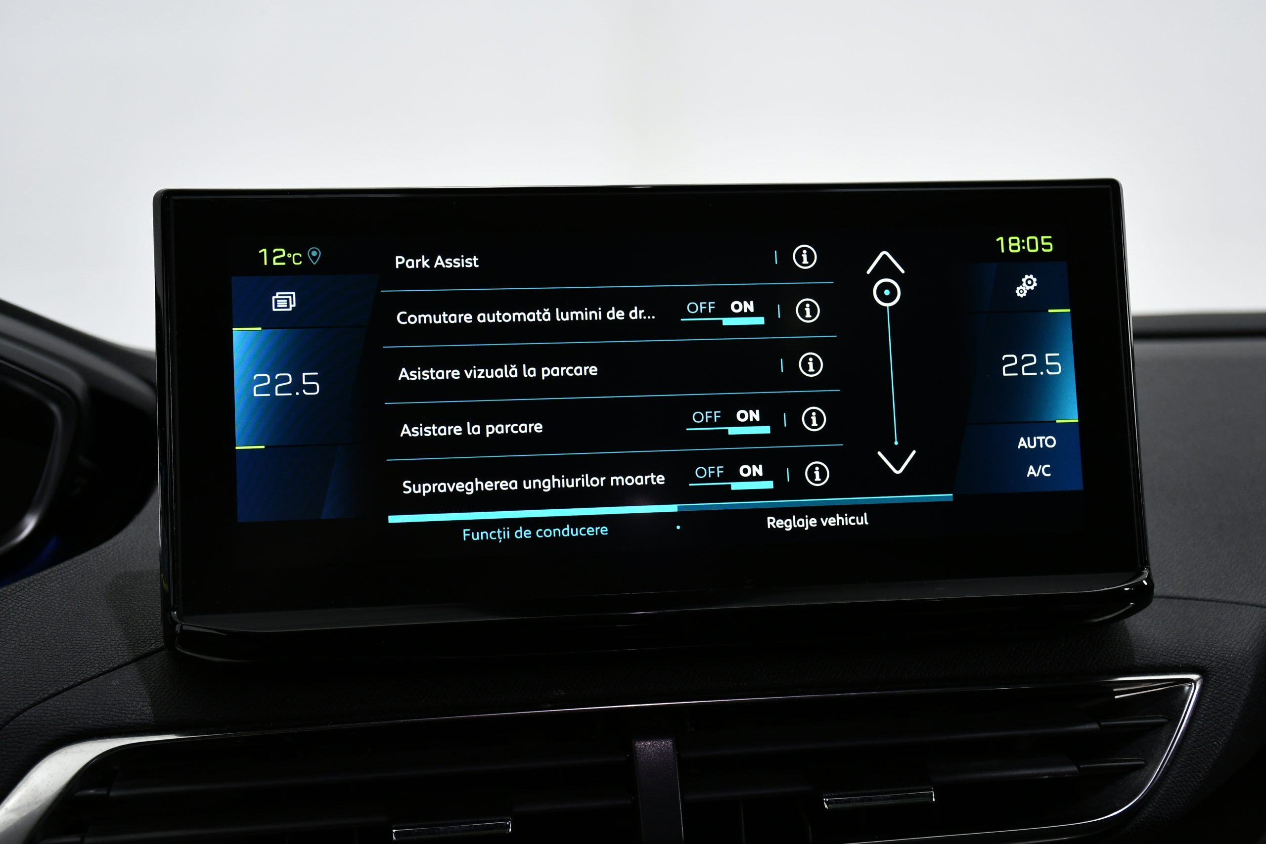 Peugeot 3008 1.6 Hybrid 225 GT 2022 - Image 19