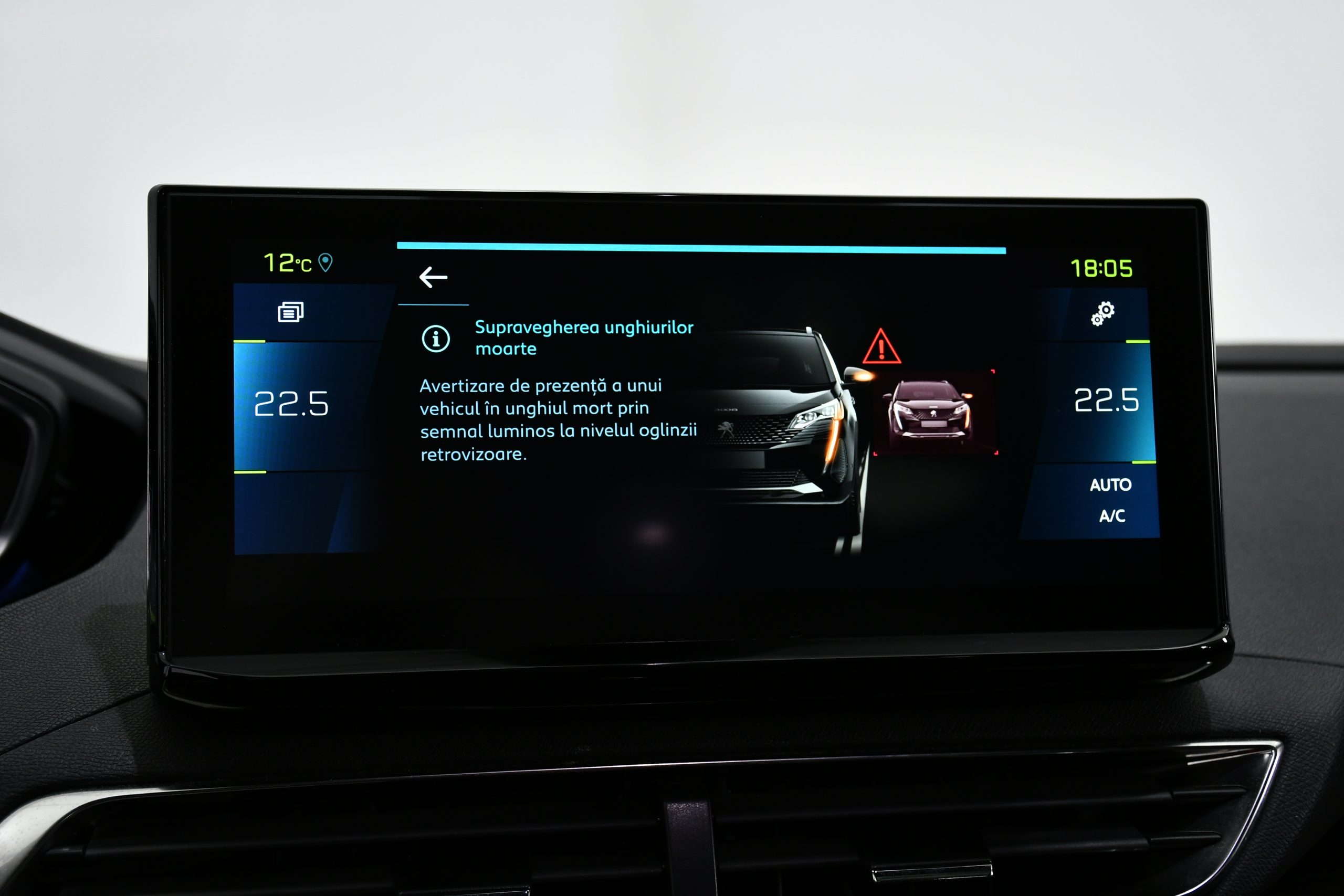 Peugeot 3008 1.6 Hybrid 225 GT 2022 - Image 21