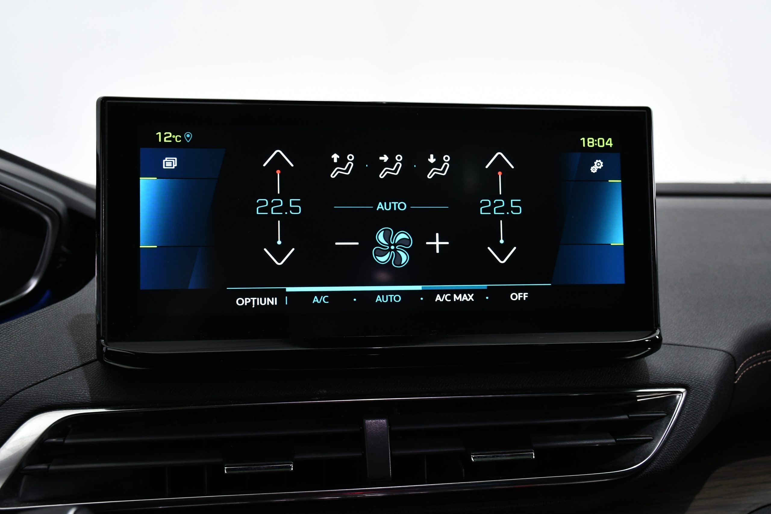Peugeot 3008 1.6 Hybrid 225 GT 2022 - Image 24