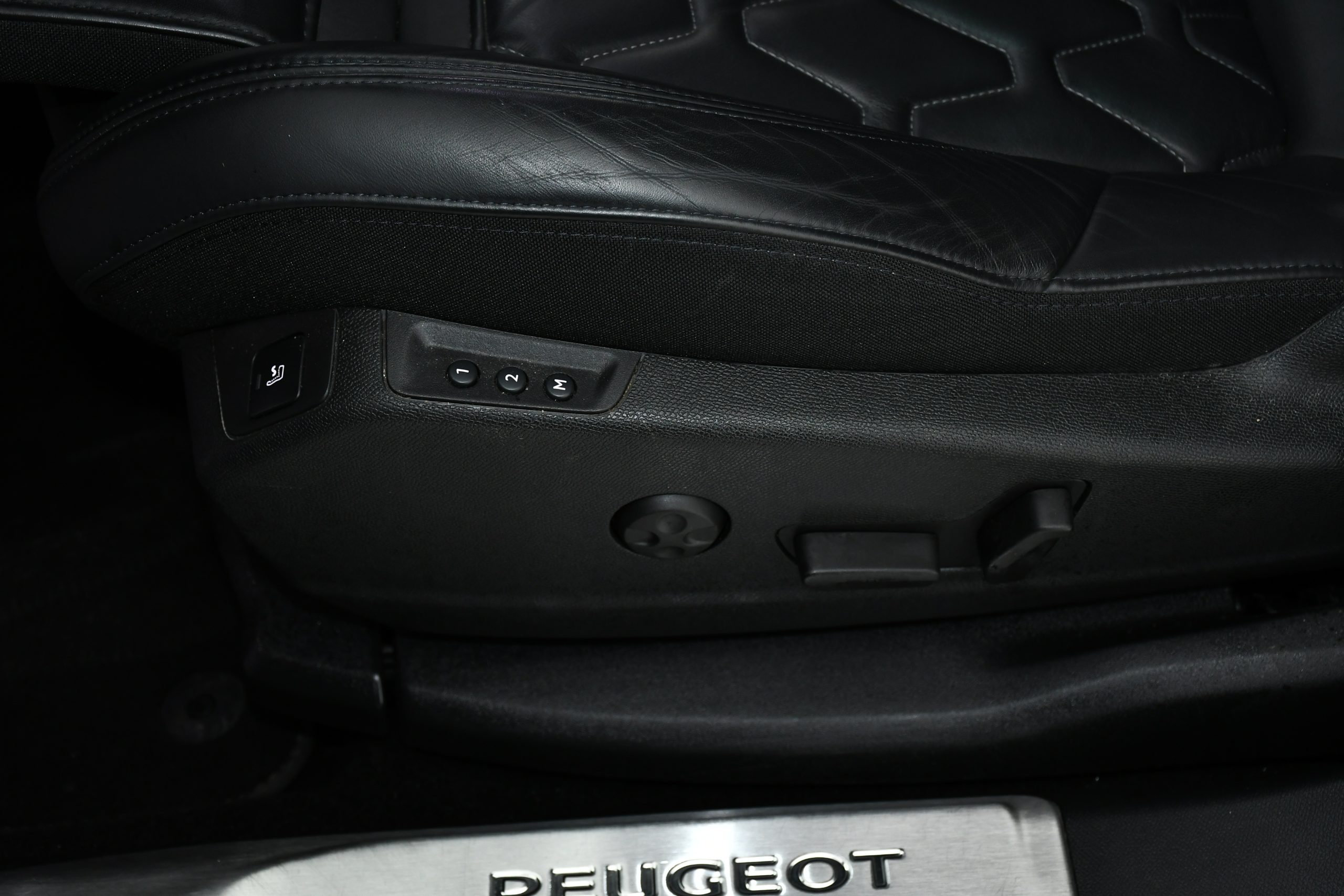 Peugeot 3008 1.6 Hybrid 225 GT 2022 - Image 28