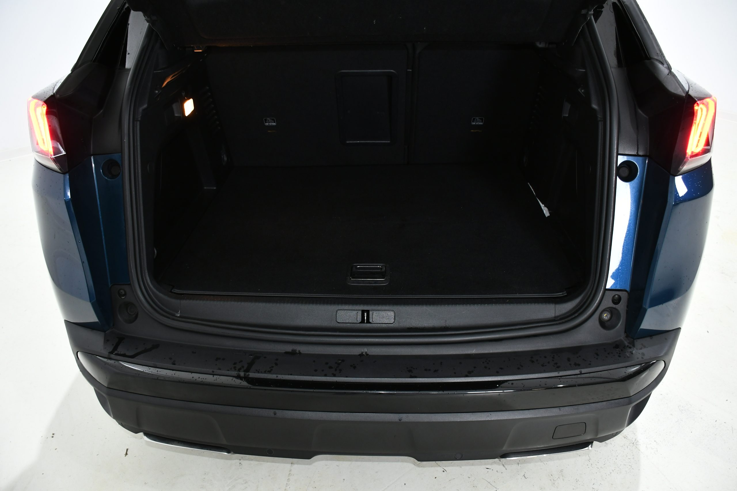 Peugeot 3008 1.6 Hybrid 225 GT 2022 - Image 30