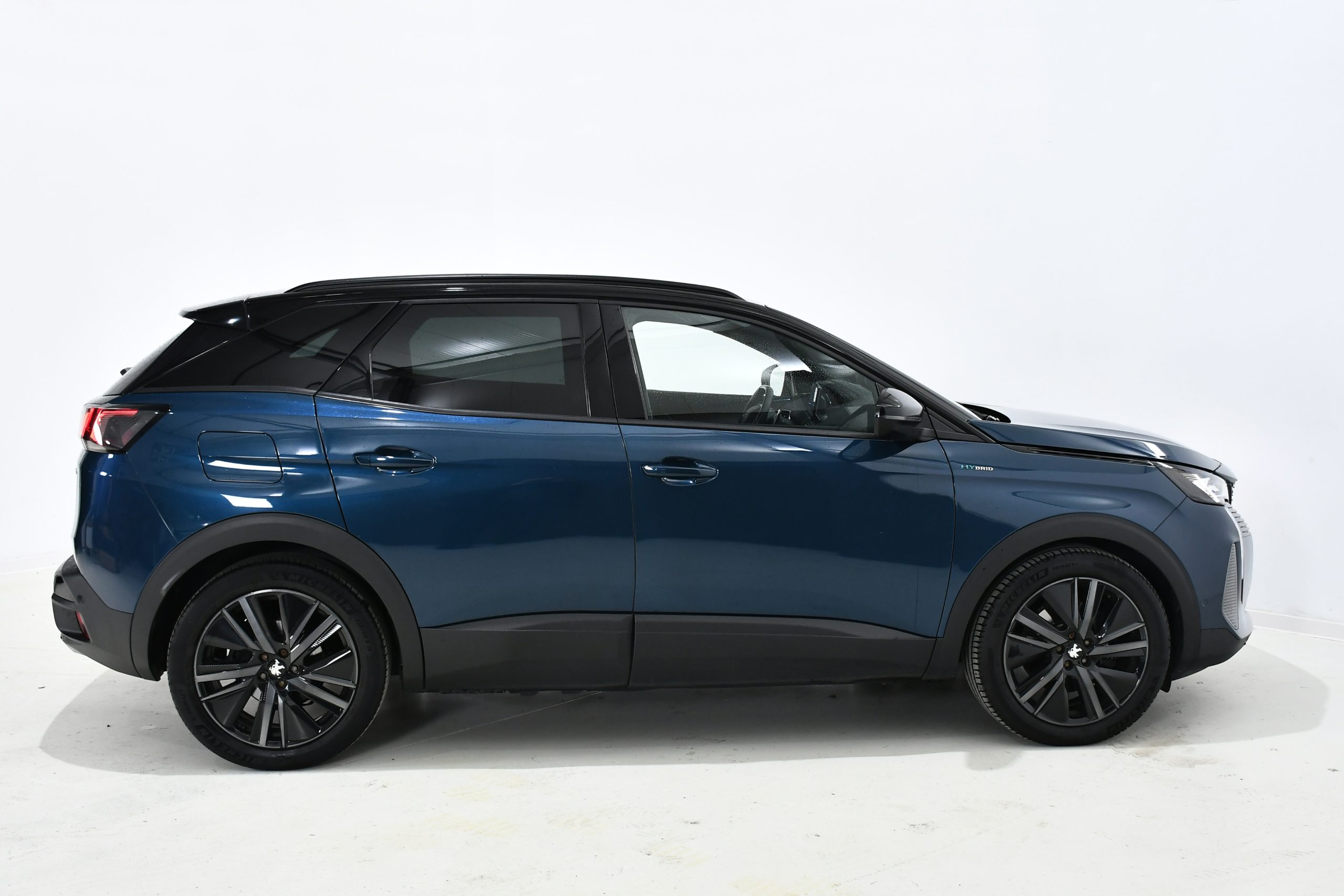 Peugeot 3008 1.6 Hybrid 225 GT 2022 - Image 4
