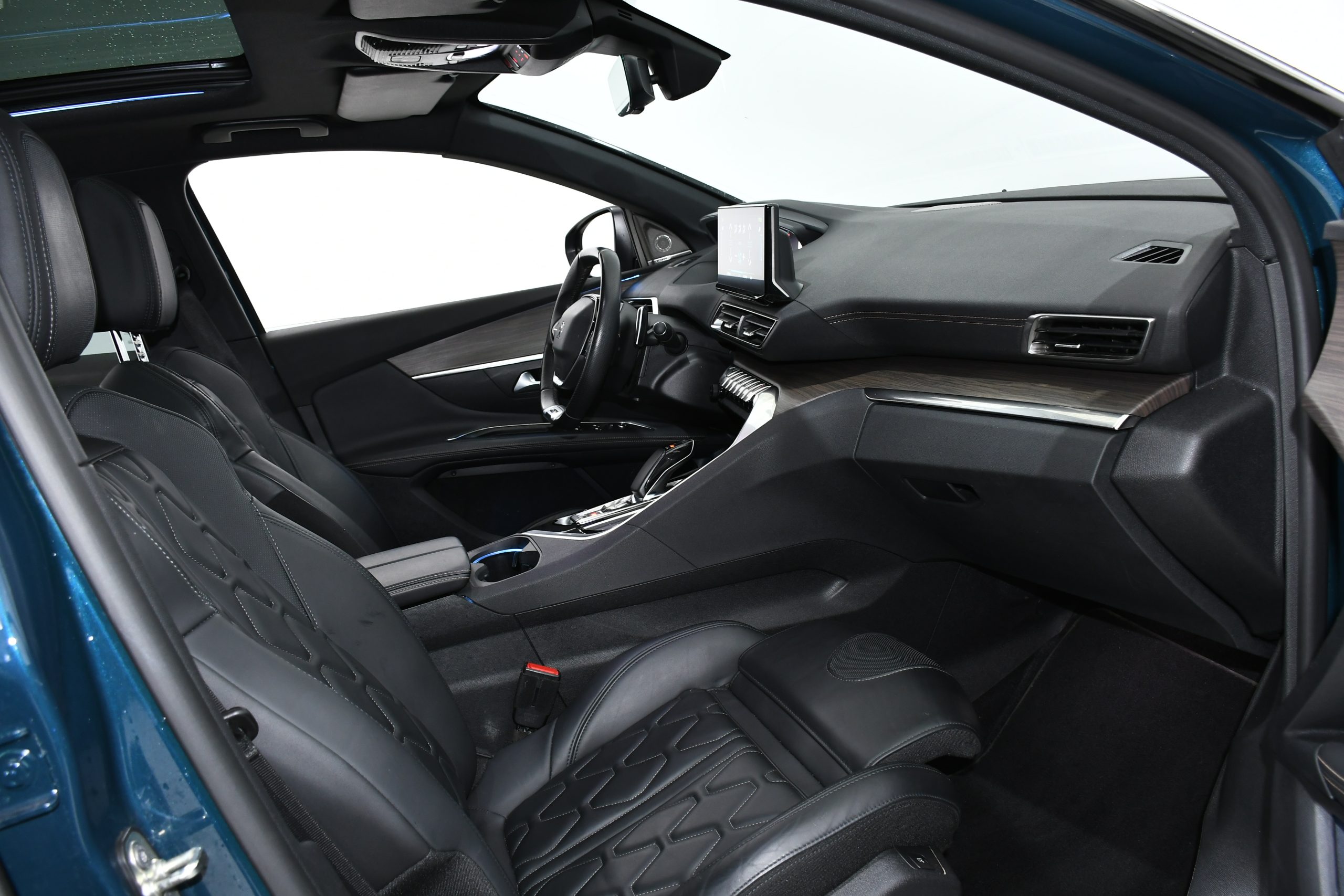 Peugeot 3008 1.6 Hybrid 225 GT 2022 - Image 8