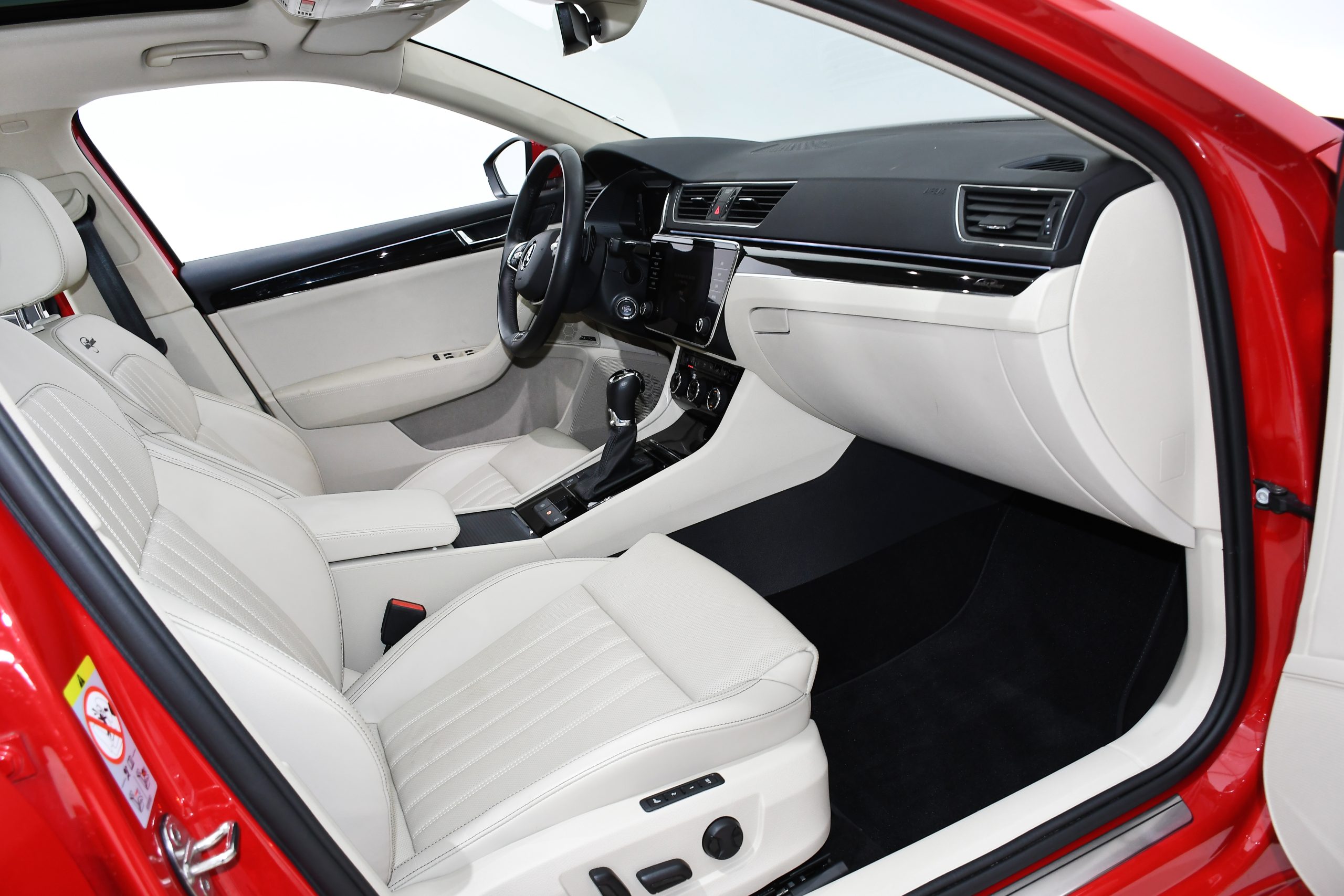 Skoda Superb 2.0 TDI Laurin & Klement (200HP) 2023 + €1000 POCKET MONEY - Image 11