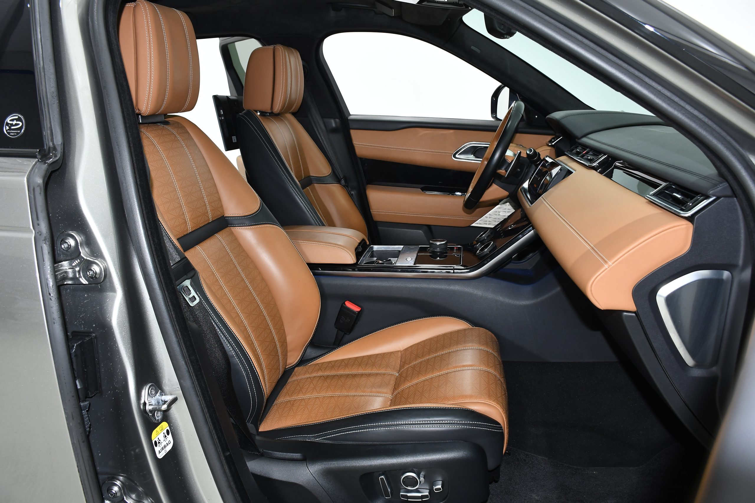 Land Rover Range Rover Velar R-Dynamic 381HP 2019 + €1000 POCKET MONEY - Image 10
