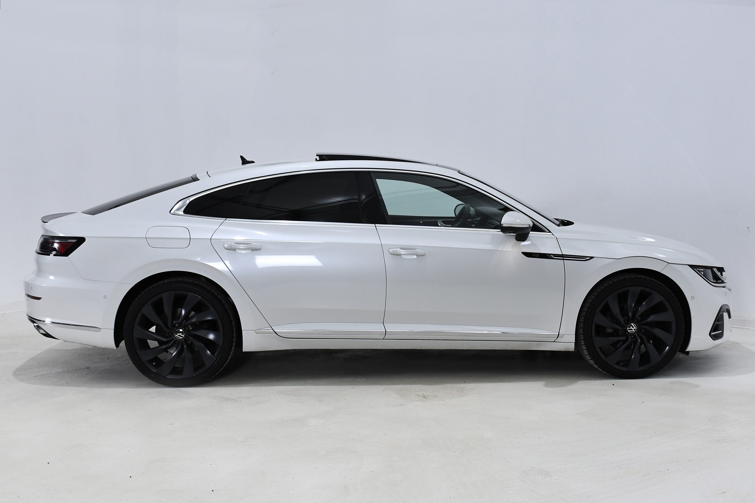 Volkswagen ARTEON R-Line 2.0 TDI (200CP) 2022 + €1000 POCKET MONEY - Image 7
