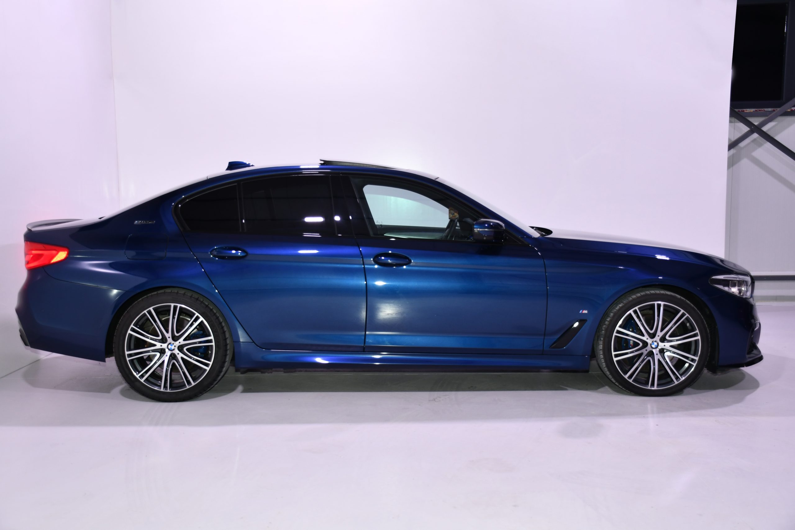 BMW Serie 5 530e M-Performance (252Hp) 2019 + €1000 POCKET MONEY - Image 4