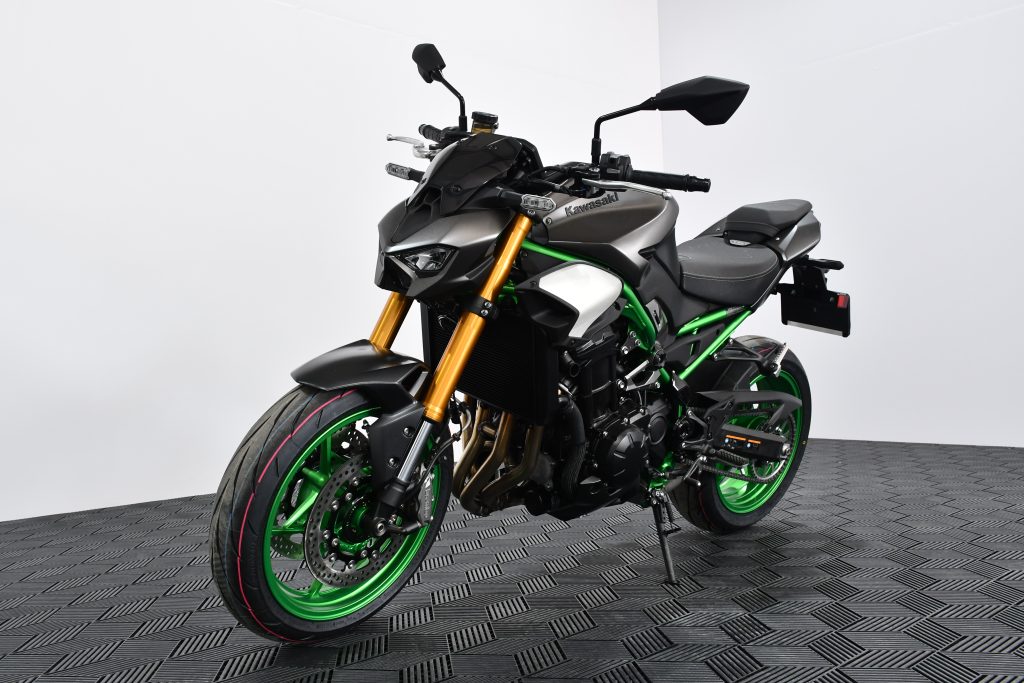 Brand NEW Kawasaki Z900 SE 2026