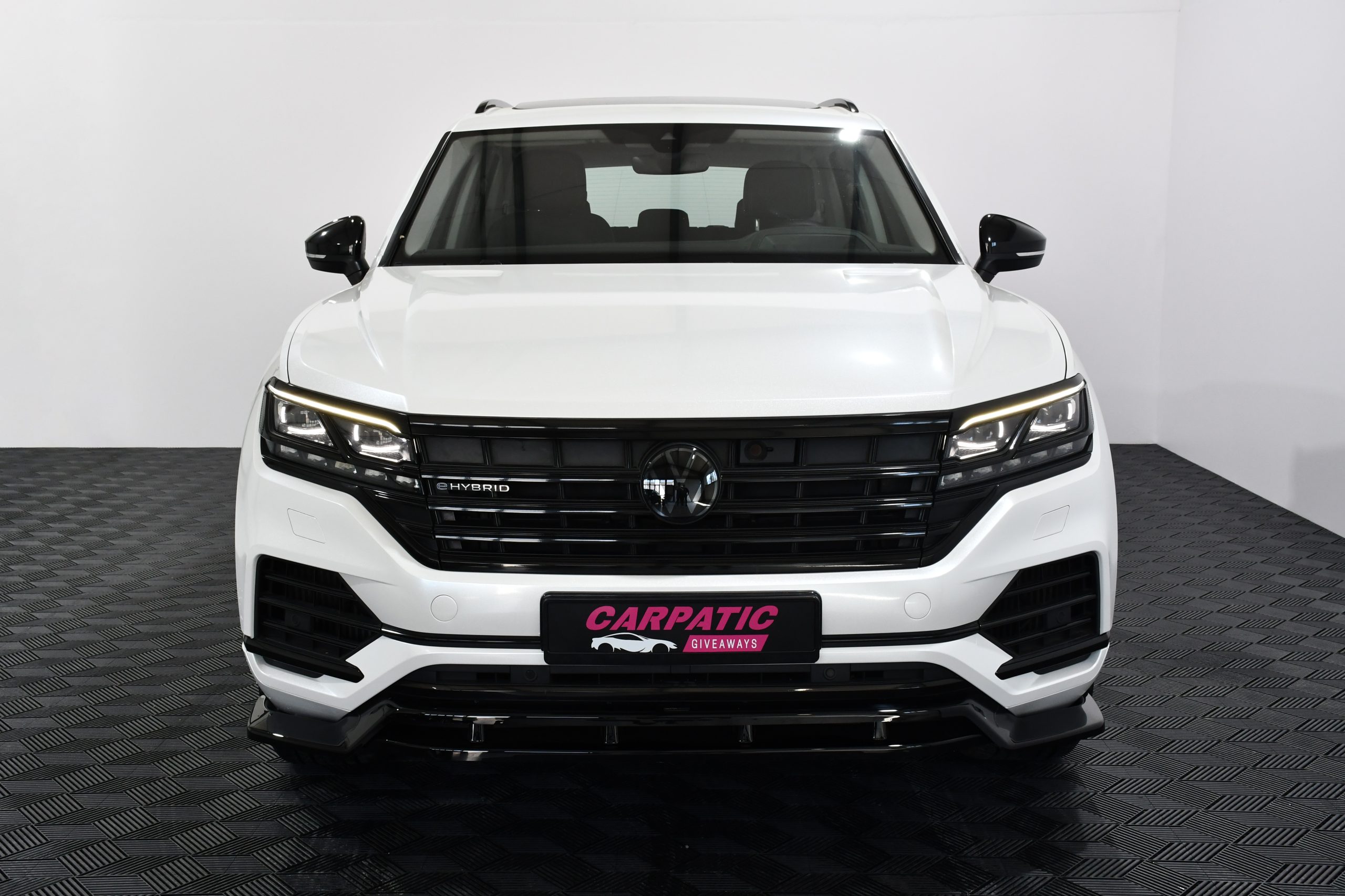 Volkswagen Touareg V6 TSI eHybrid (381 HP) 2022 + €1000 POCKET MONEY - Image 5
