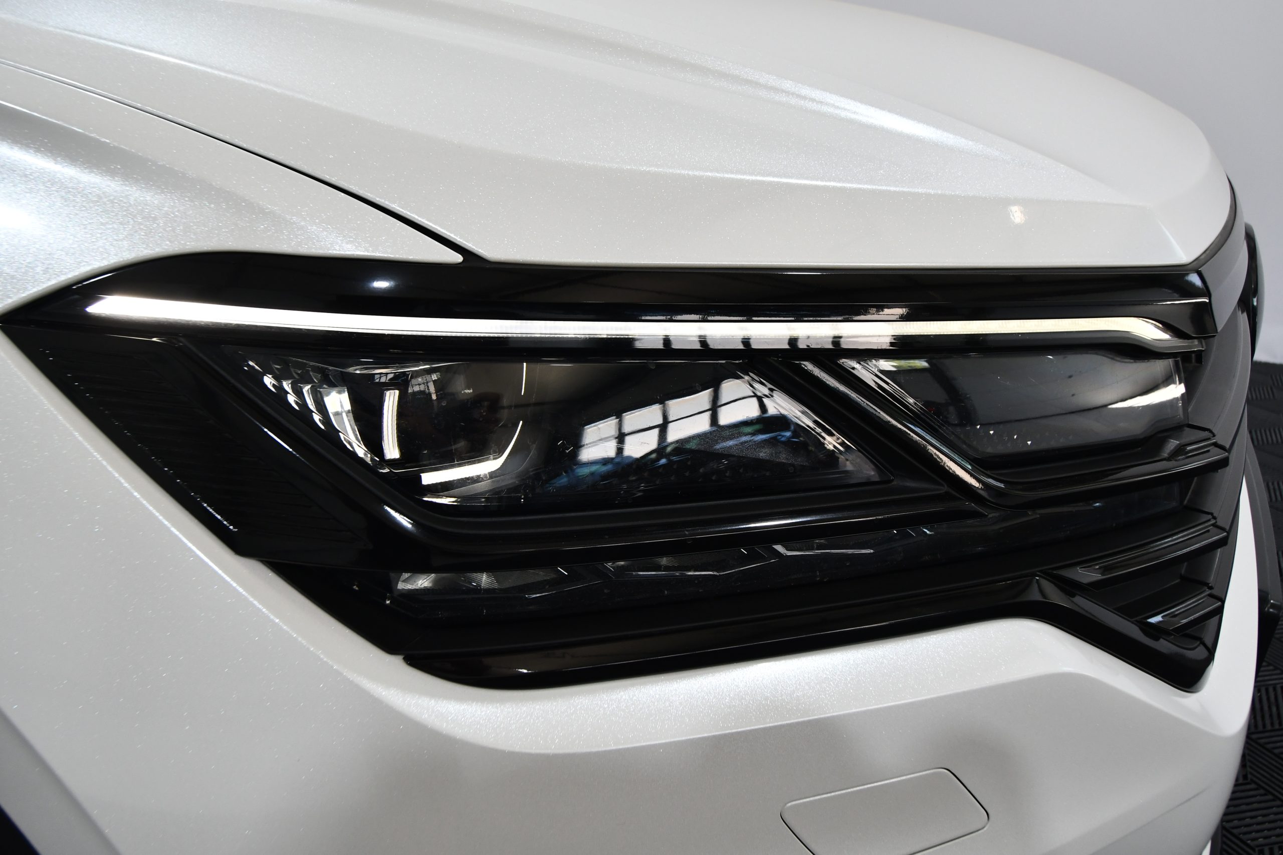 Volkswagen Touareg V6 TSI eHybrid (381 HP) 2022 + €1000 POCKET MONEY - Image 9