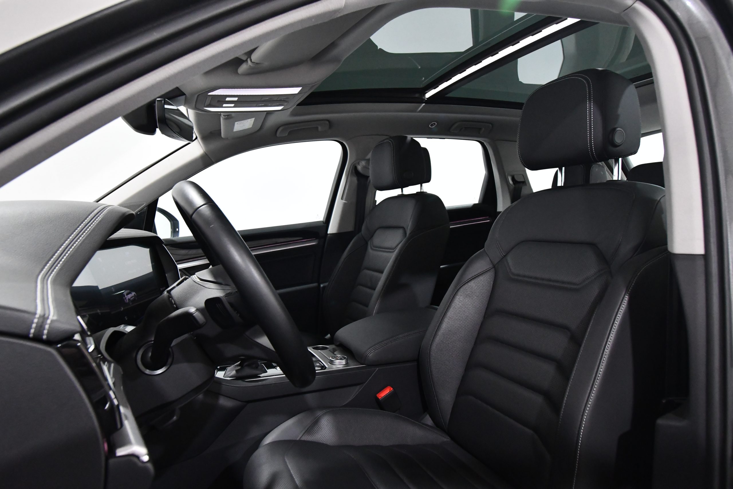 Volkswagen Touareg V6 TSI eHybrid (381 HP) 2022 + €1000 POCKET MONEY - Image 20