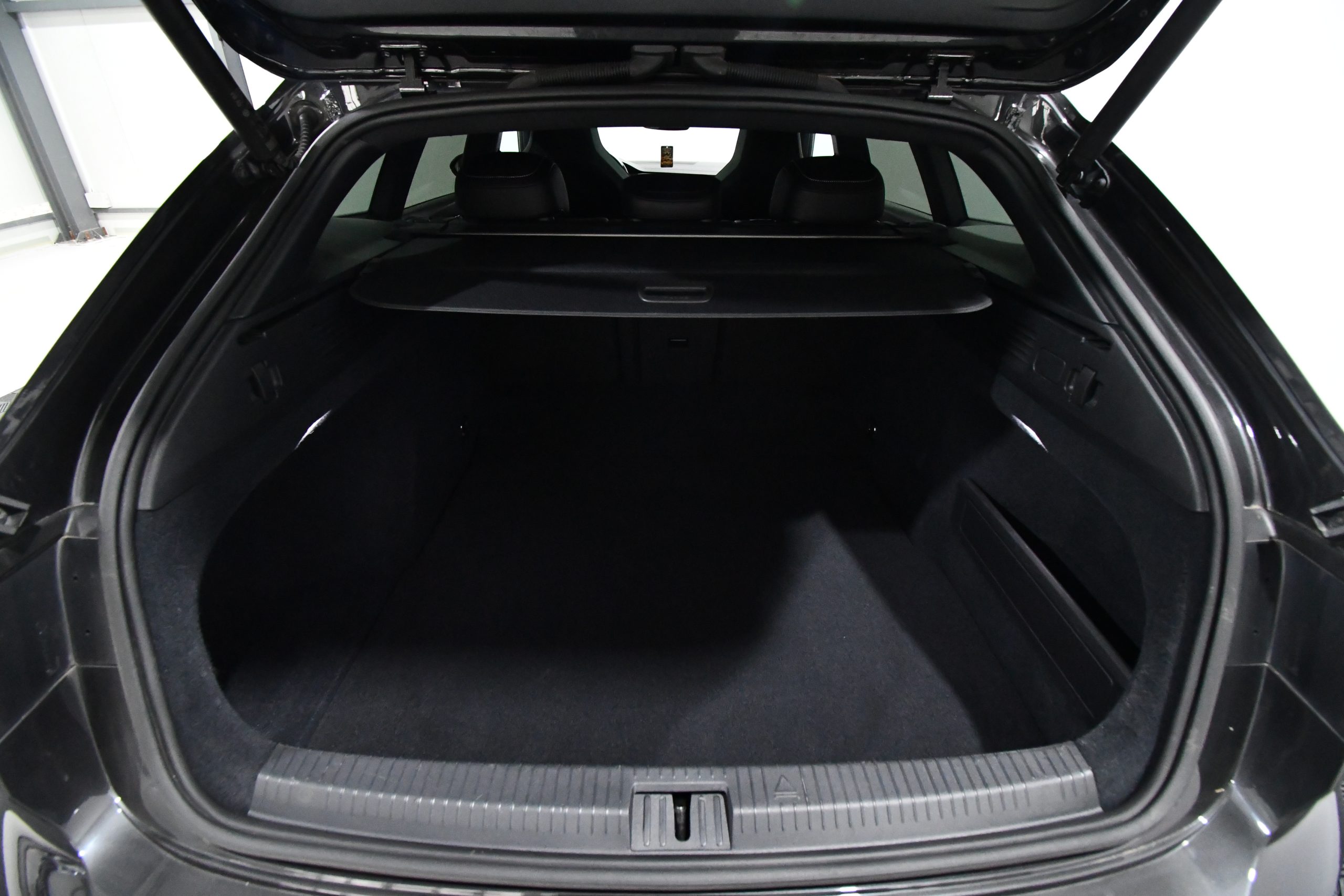Volkswagen Arteon R-Line 2.0 TDI (200 HP) 2023 + €1000 POCKET MONEY - Image 29