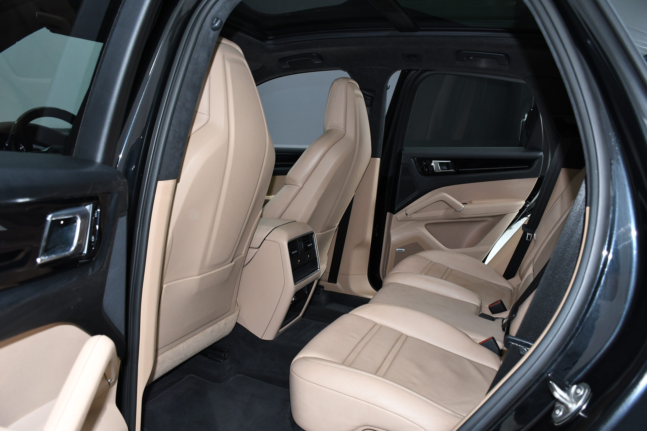 Porsche Cayenne S (441Hp) 2020 + €1000 POCKET MONEY - Image 13