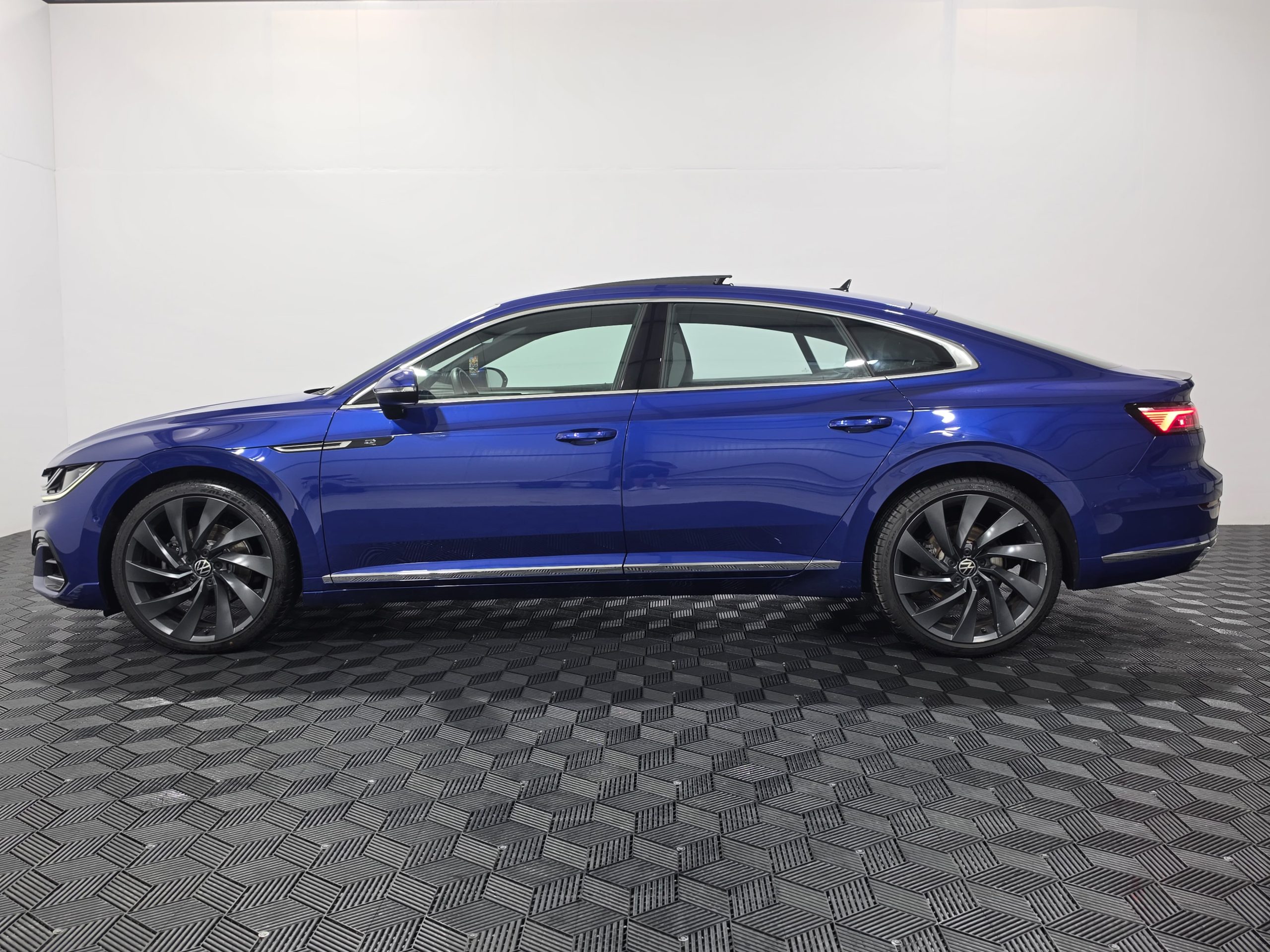 Volkswagen Arteon R-Line 2.0 TDI DSG 4Motion (200 Hp) 2023 + £1,000 Cash - Image 14