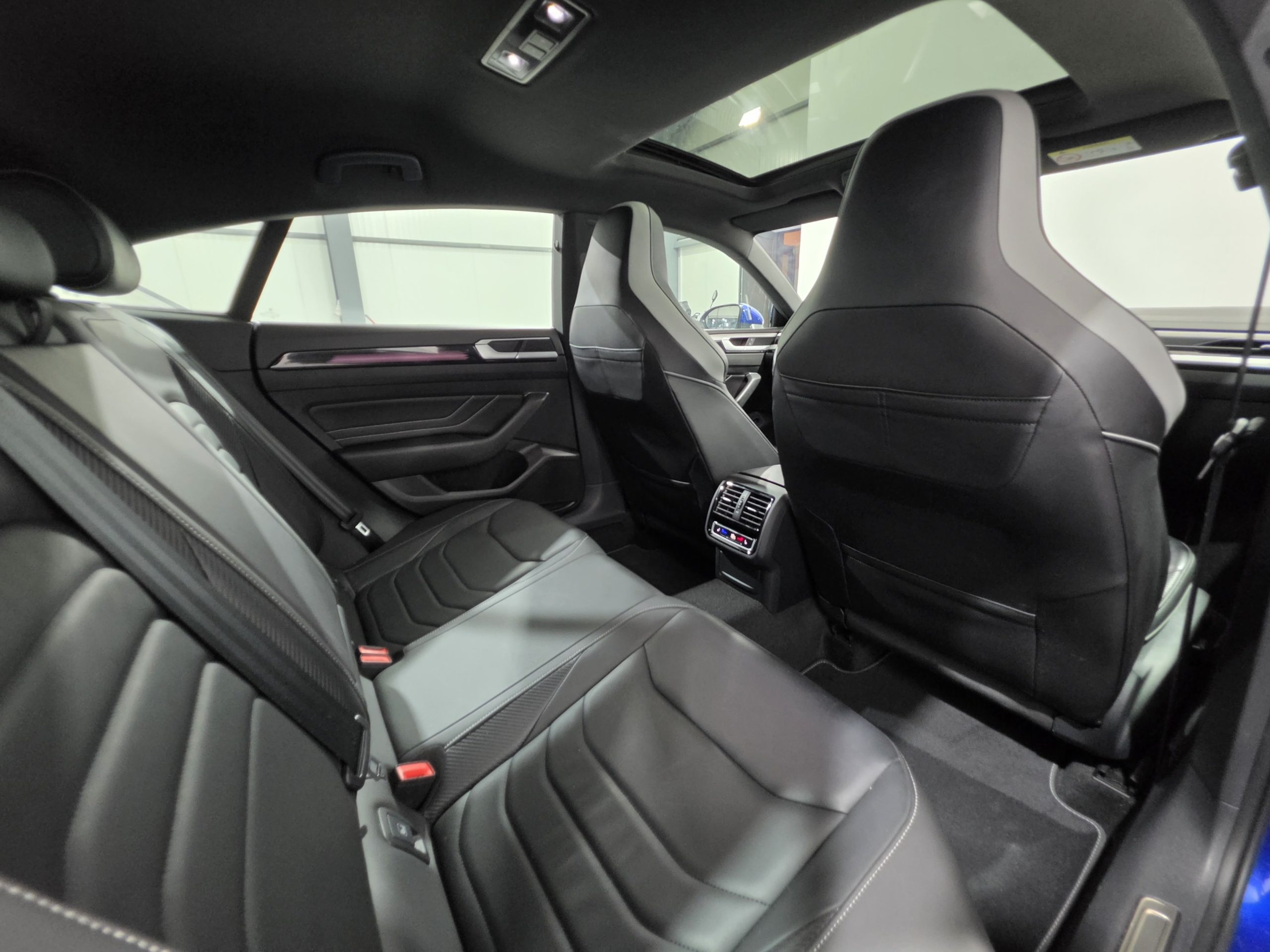 Volkswagen Arteon R-Line 2.0 TDI DSG 4Motion (200 Hp) 2023 + £1,000 Cash - Image 30